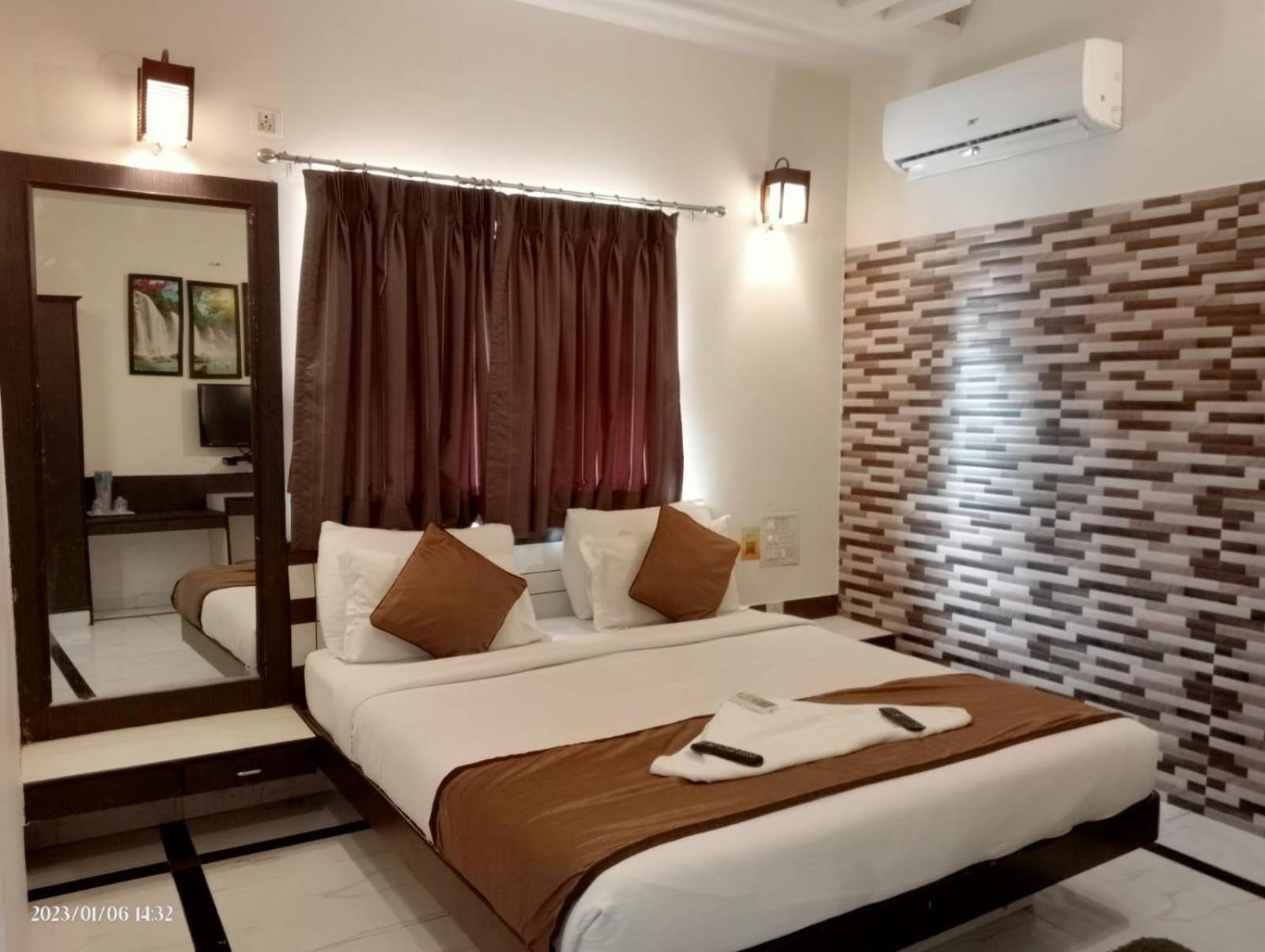Hotel Saikripa Imperial Daman Luaran gambar