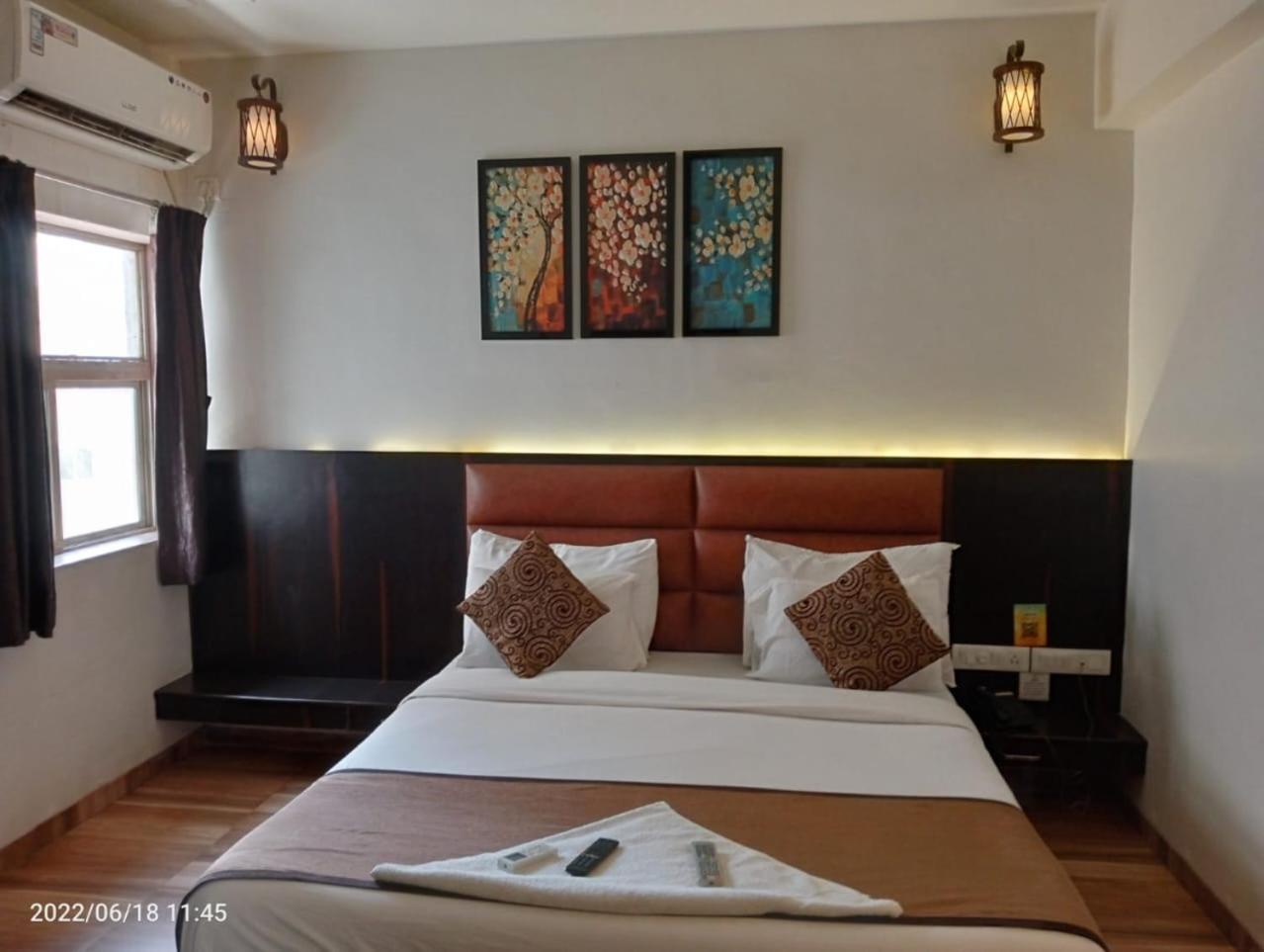 Hotel Saikripa Imperial Daman Luaran gambar
