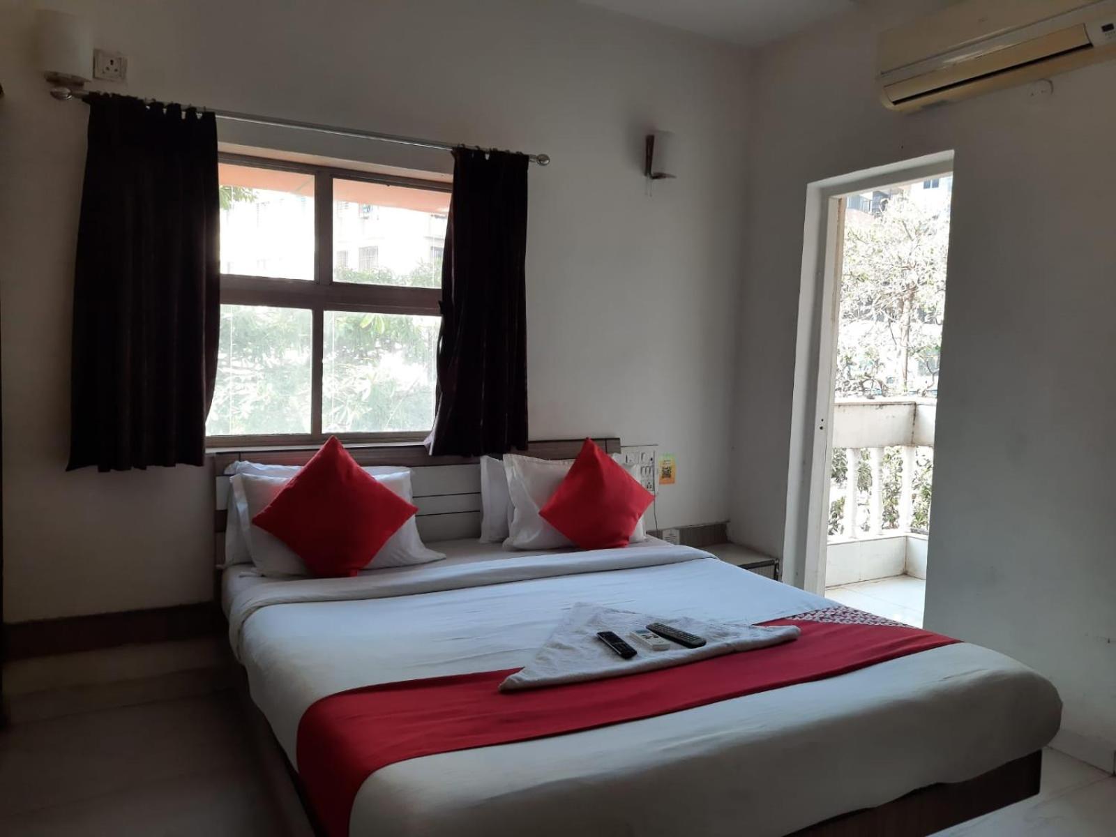 Hotel Saikripa Imperial Daman Luaran gambar