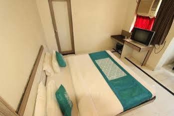 Hotel Saikripa Imperial Daman Luaran gambar