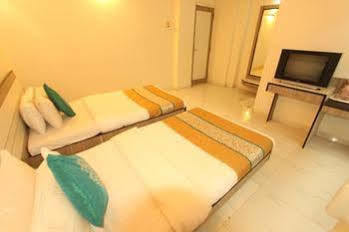 Hotel Saikripa Imperial Daman Luaran gambar